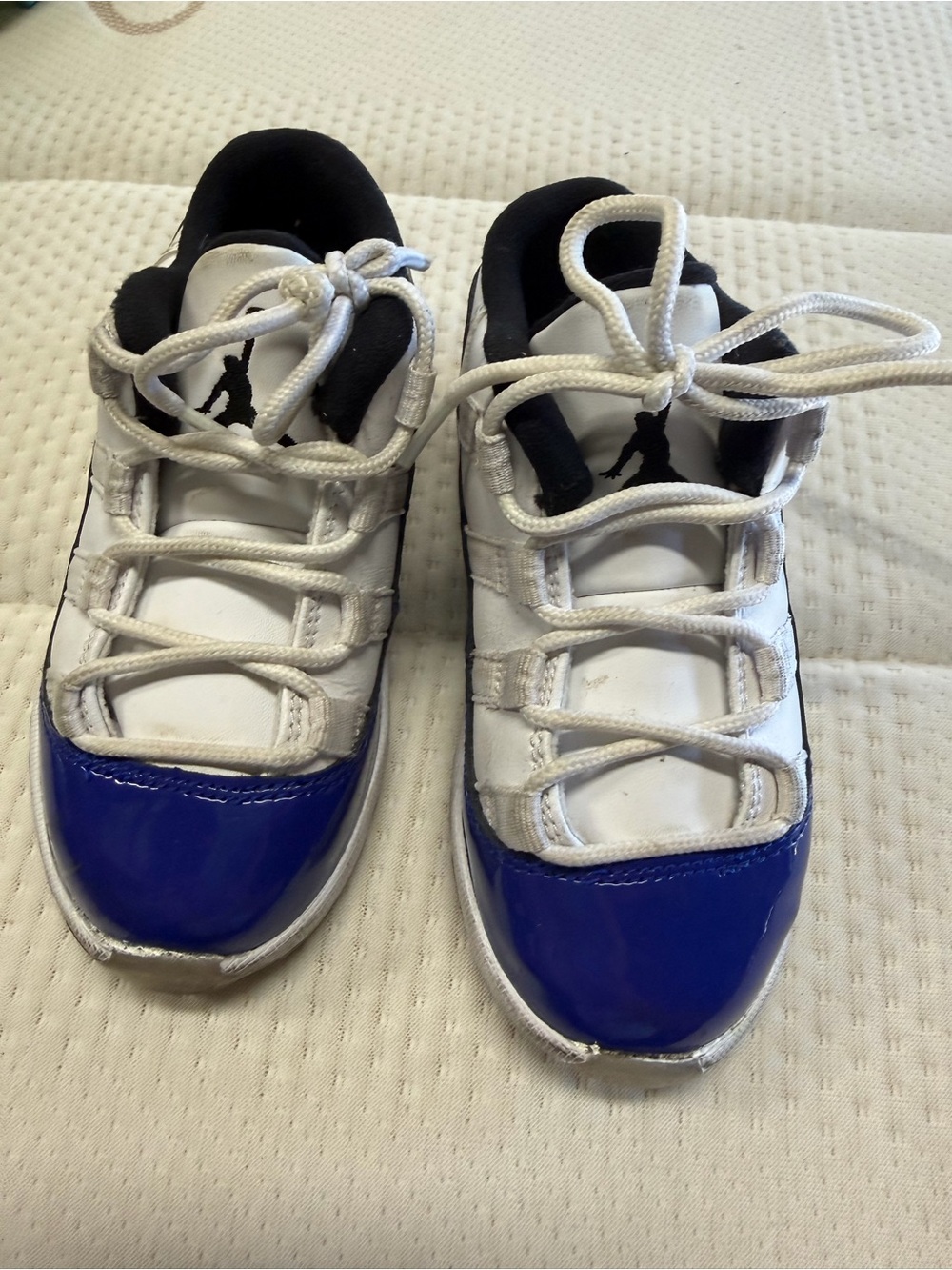 Jordan Kids White and Royal Blue Low-Top Sneakers
